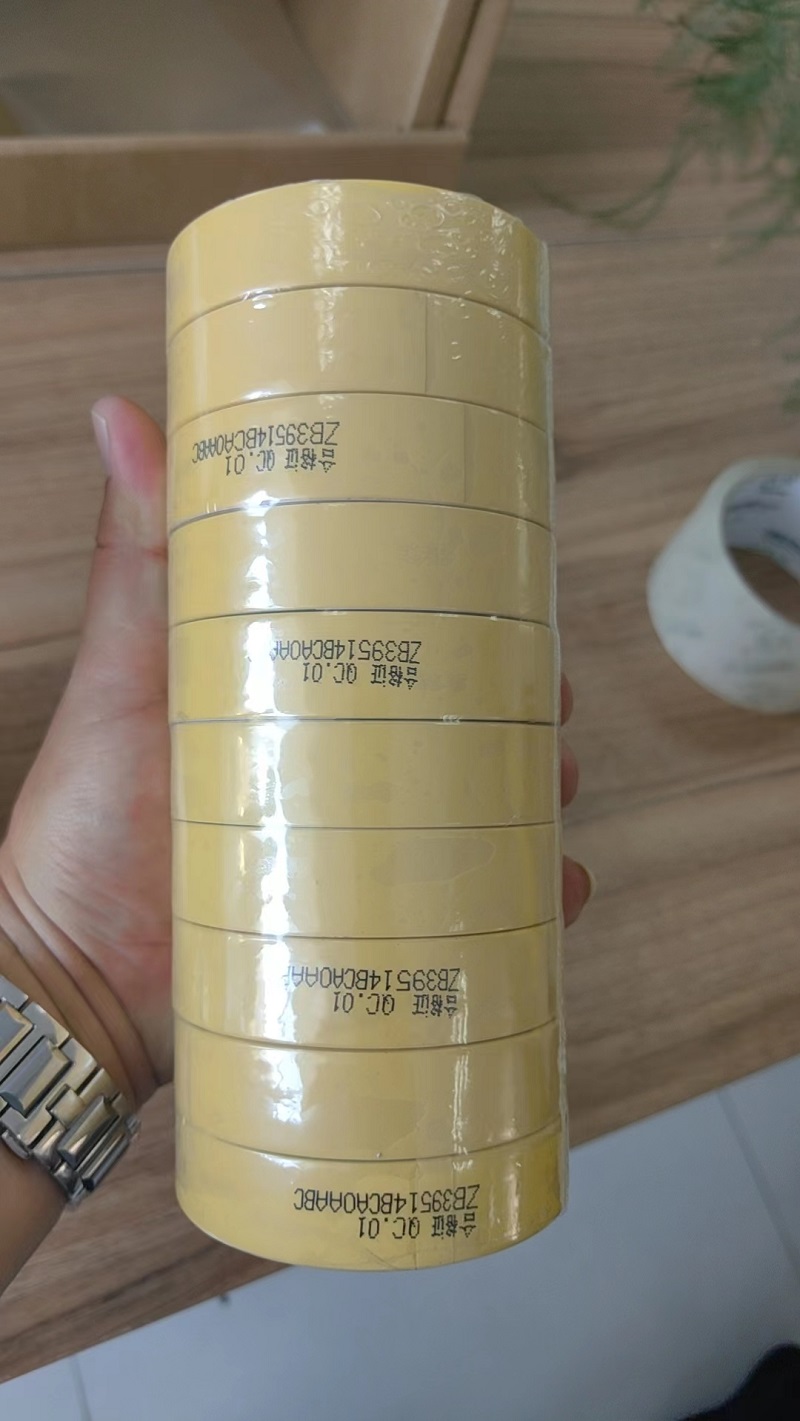 Mezi hlavní účinky pruhované maskovací pásky patří