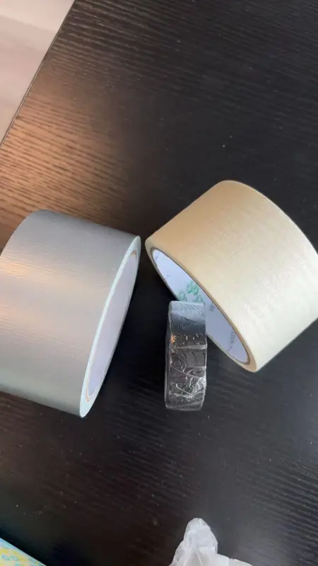 Běžně používané samolepicí materiály a jejich vlastnosti